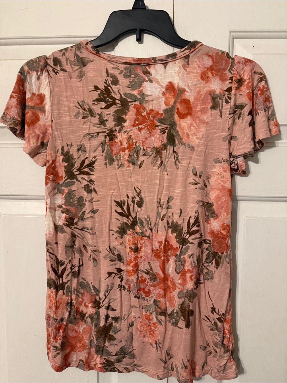 Maurices Blush Pink Floral V-Neck Short Sleeve Tee - Picture 3 of 4
